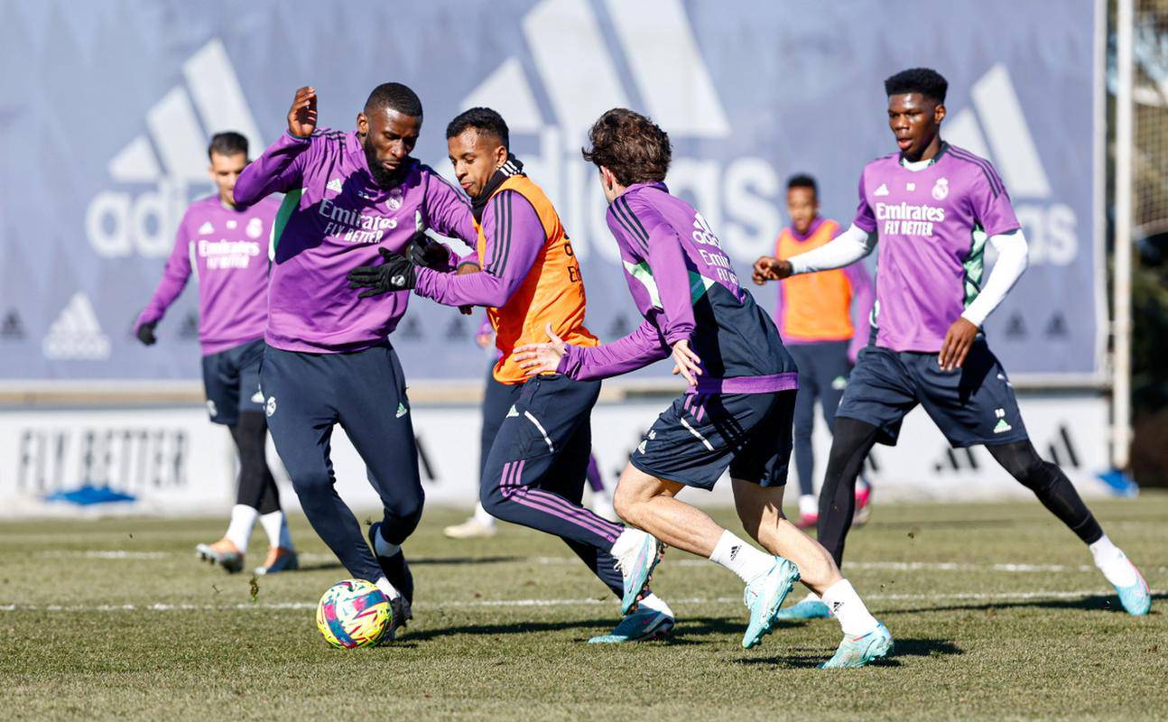 湖北湘军客场告负,保级形势日益严峻的简单介绍 湖北湘军客场告负,保级形势日益严峻的简单介绍