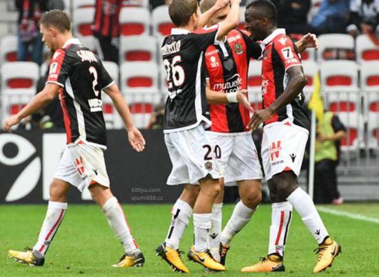 包含蒙彼利埃客场战胜里尔，取得关键胜利的词条