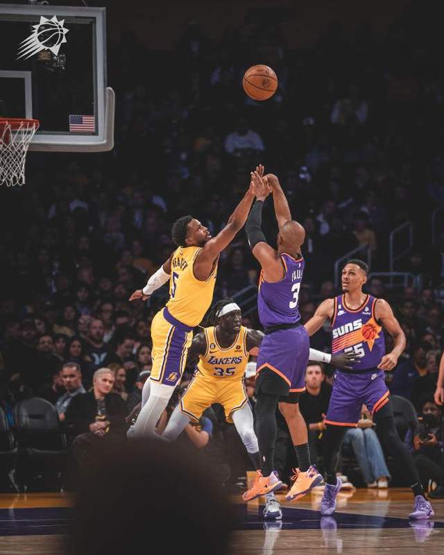 湖人大胜太阳总比分3-2晋级