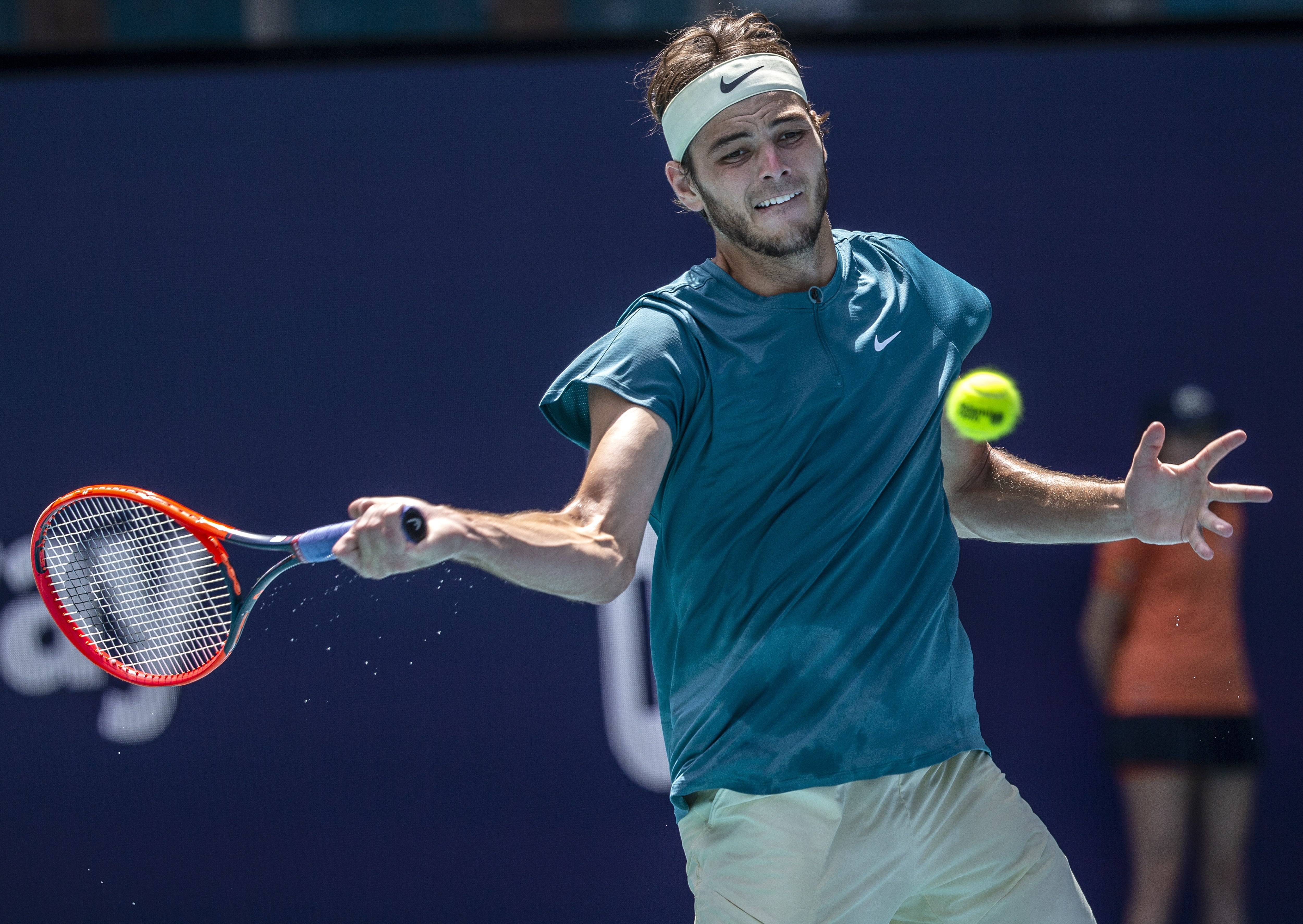 关于欧洲网球队绝地反击美国网球队，德约科维奇关键制胜的信息