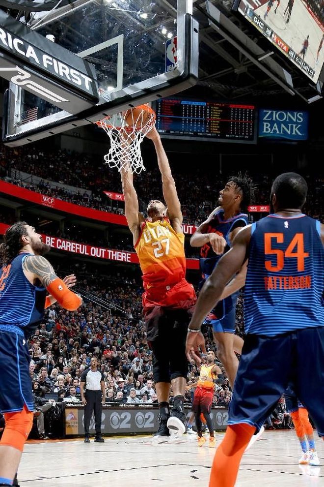 关于雷霆逆转意大利男篮,萨姆·米切尔爆发神勇的信息 关于雷霆逆转意大利男篮,萨姆·米切尔爆发神勇的信息