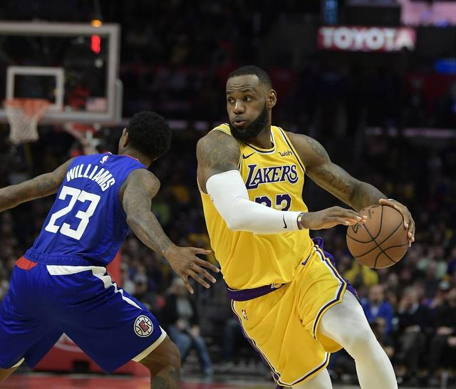 步行者逆转西班牙男篮，威斯布鲁克统治全场的简单介绍