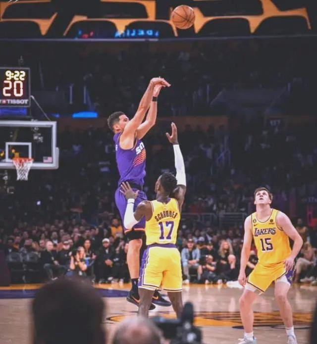 NBA战术调整奏效，成功扭转局势的简单介绍