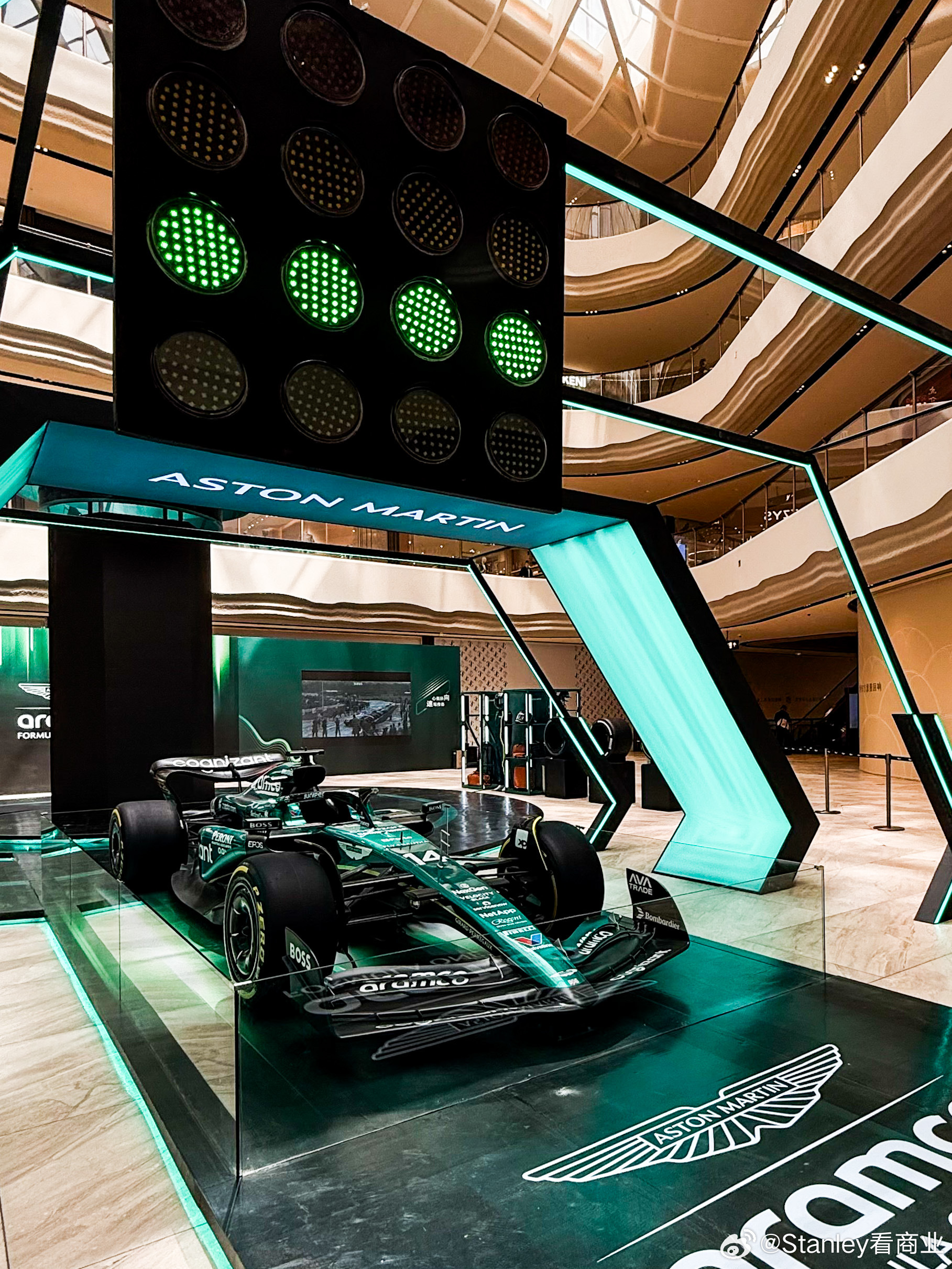 关于雷诺车队翻盘阿斯顿马丁,塞恩斯状态火热的信息 关于雷诺车队翻盘阿斯顿马丁,塞恩斯状态火热的信息