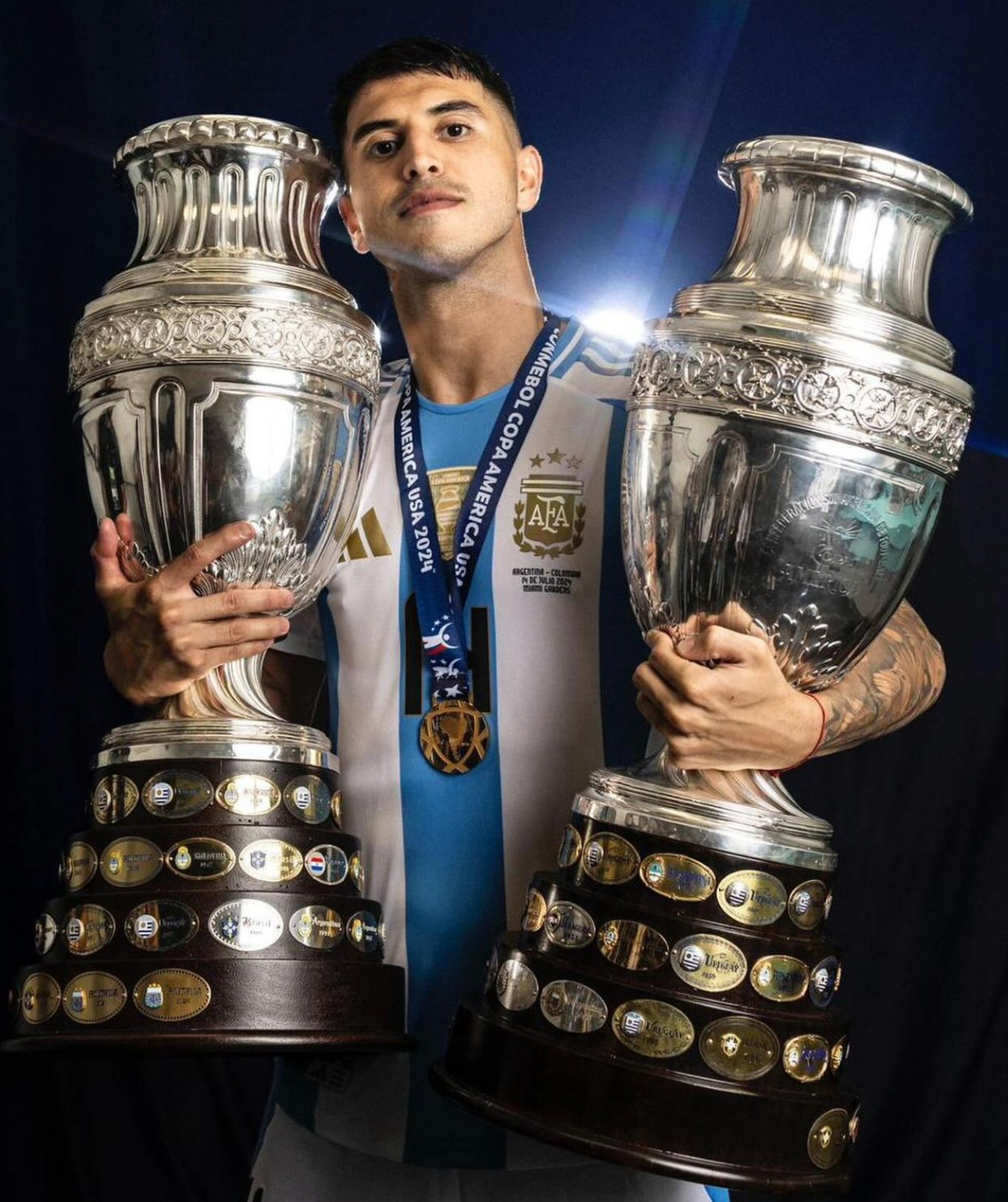 开云体育入口-年终总决赛翻盘拉沃尔杯，西西帕斯惊艳四座