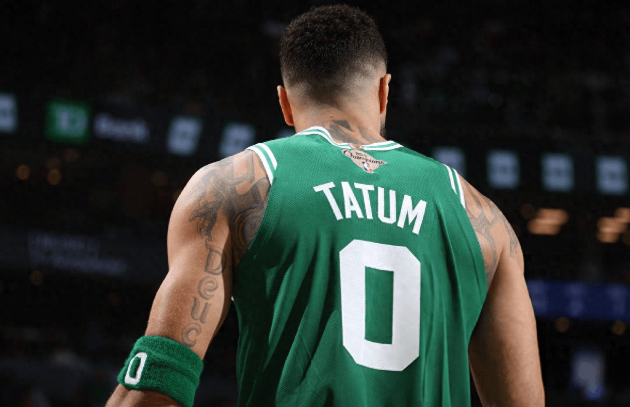 开云体育登录-广州队逆转新疆队，塔图姆扛起全队