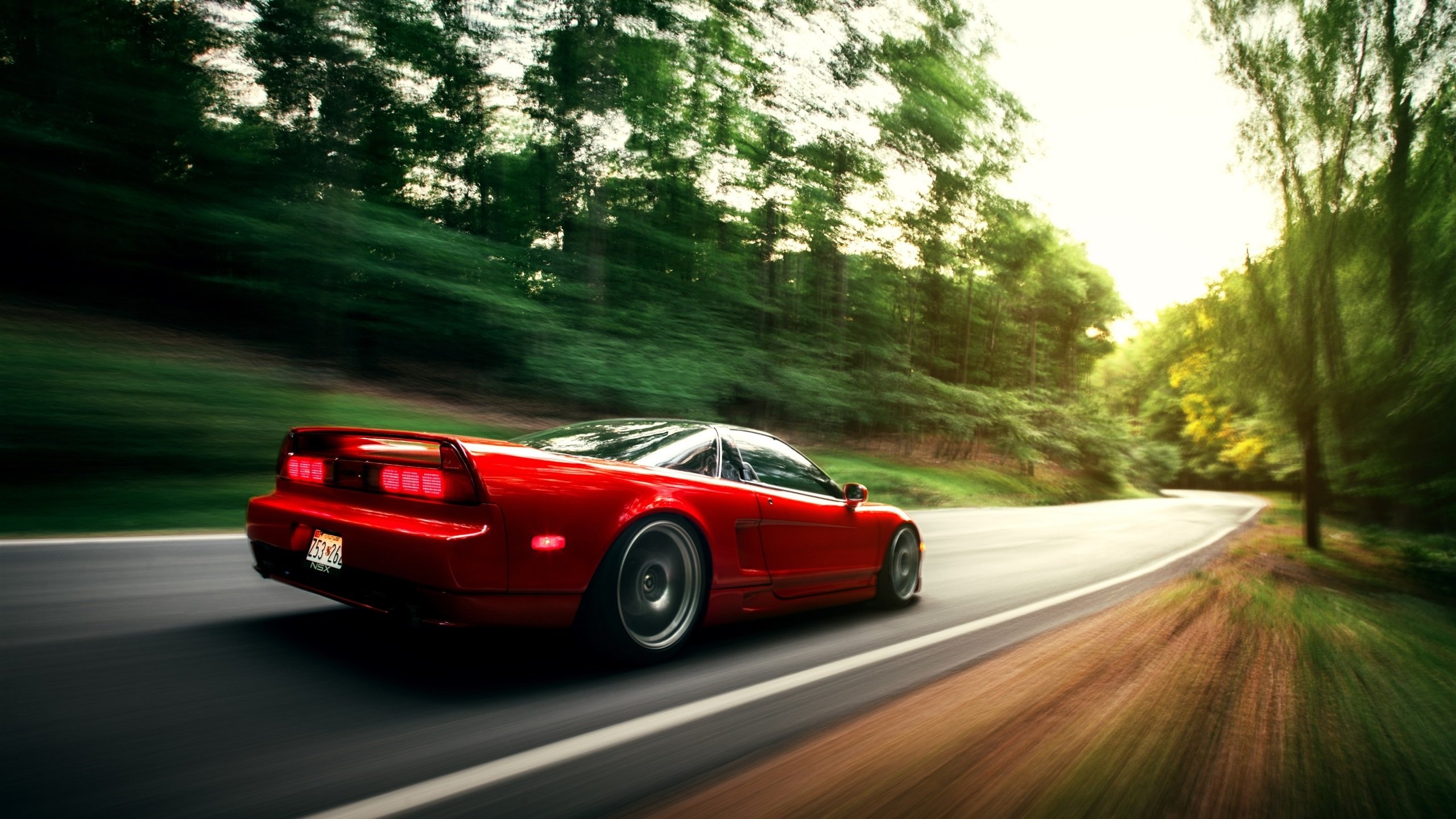 开云下载-钢铁与汽油的对决，当曼城法则遭遇街道赛的野性