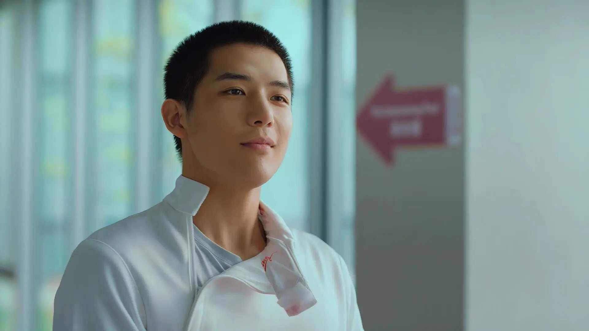 开云体育官方网站-意甲焦点战之夜，当绿茵场升起伦纳德式的全面统治