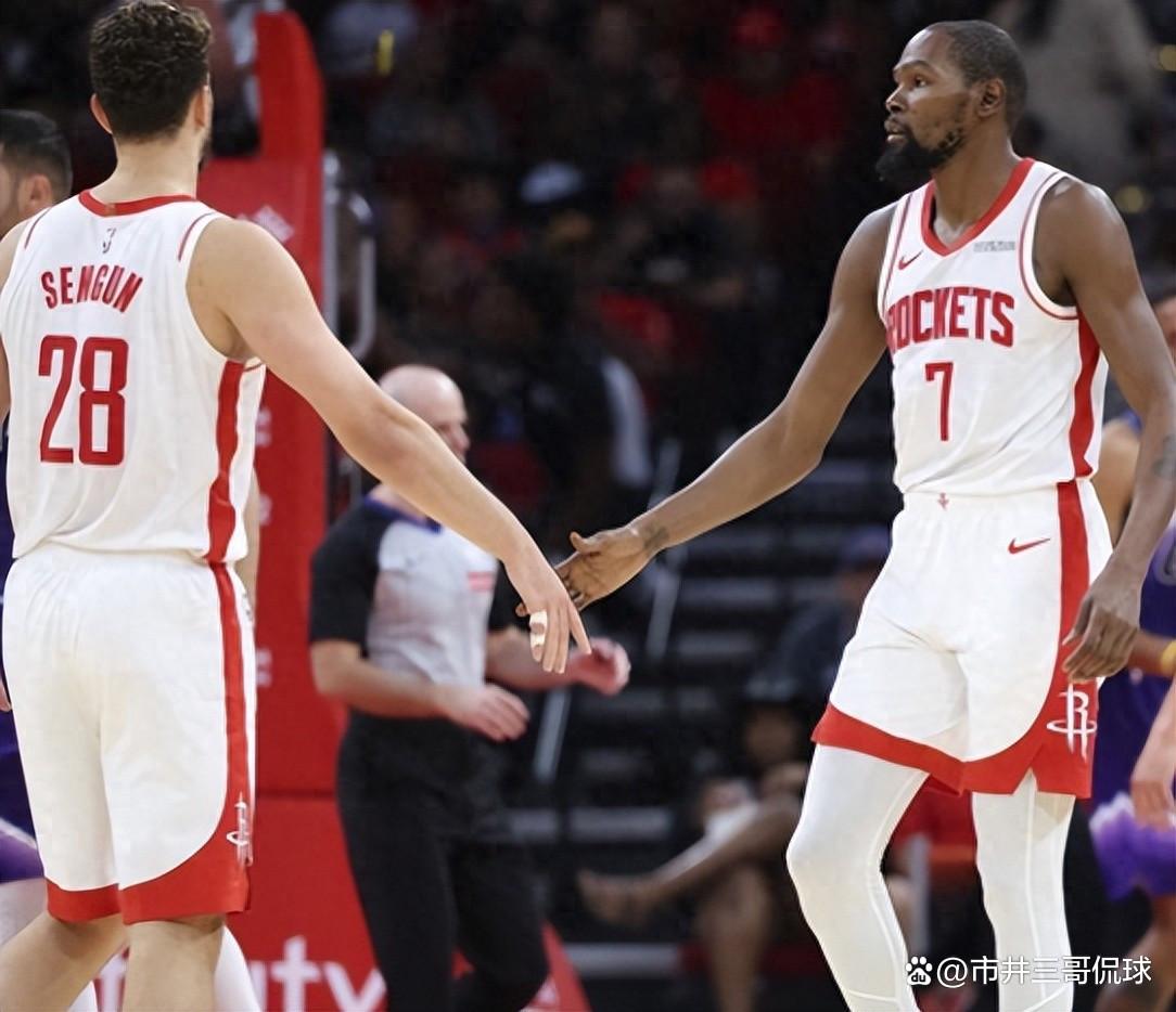 NBA季后赛焦点战，火箭险胜北京队