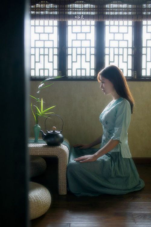 开云官网-欧洲杯之夜，荷兰火力压制乌克兰，皮克生涯巅峰闪耀绿茵场