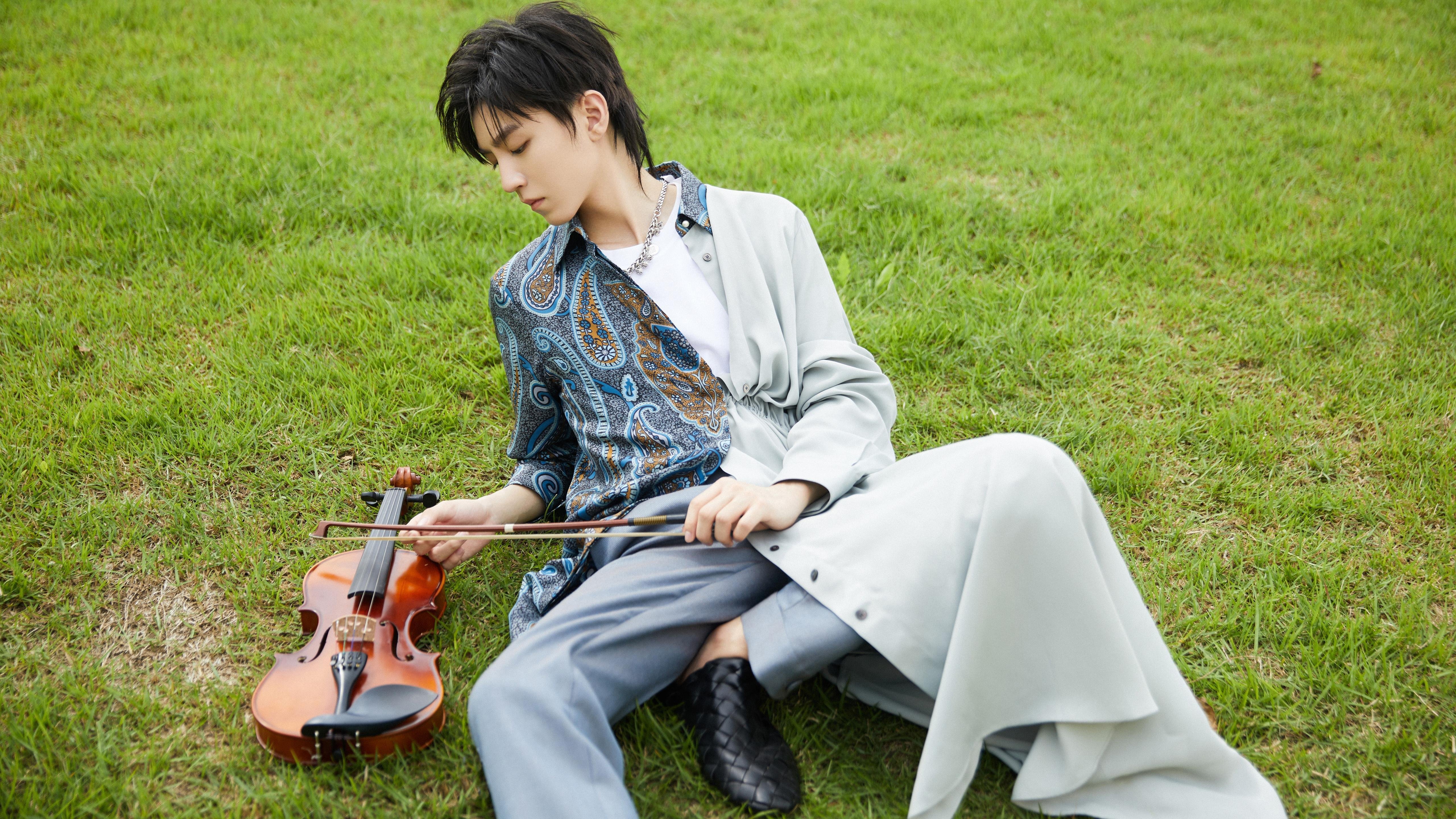 开云体育APP下载-绿茵与硬木的交响，英超争冠焦点战与广东队逆转猛龙的激情之夜