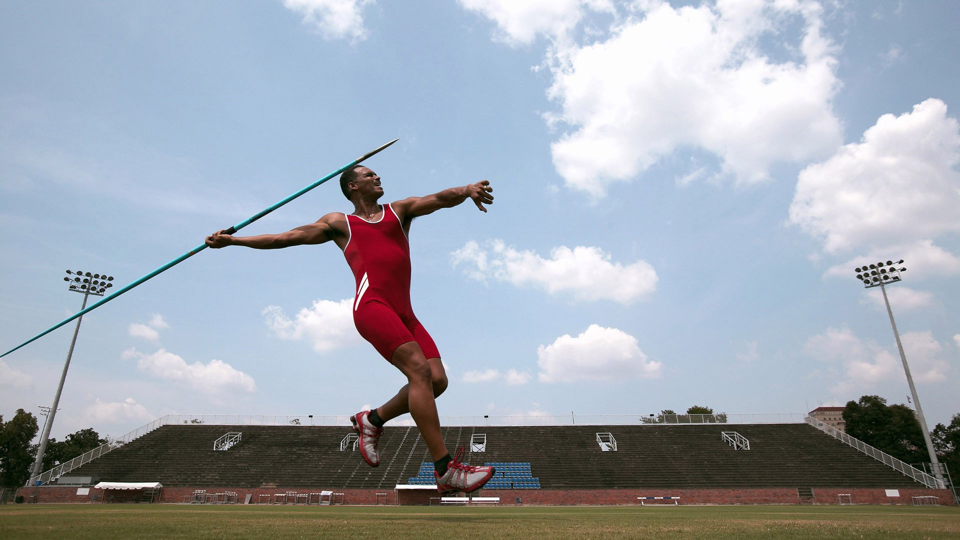 锁死的艺术与接管的神性，现代足球的攻防辩证曲