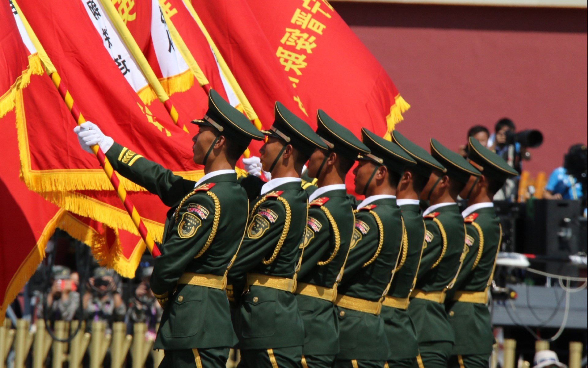 橙衣风暴席卷卢塞尔，荷兰碾压加纳，萨内独造三球闪耀2026世界杯B组